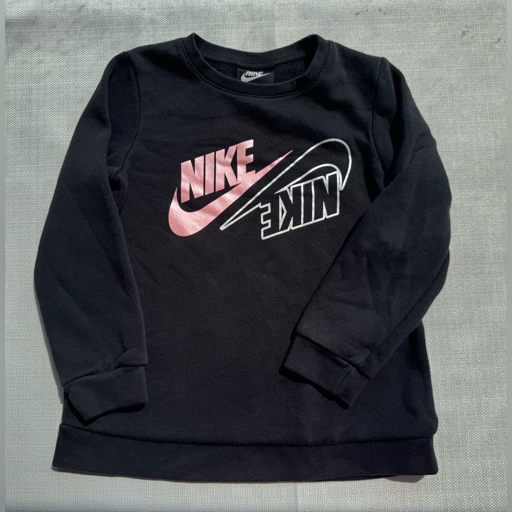 Nike ✔️ Youth Girls Black 🩷 Pink Crewneck Sweatshirt Size 6 Medium 5-6 yrs EUC